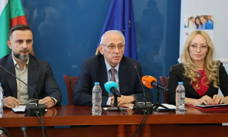 Министър Кирилов: Разширяваме подкрепата по проекта за насърчаване на специализацията - Tribune.bg