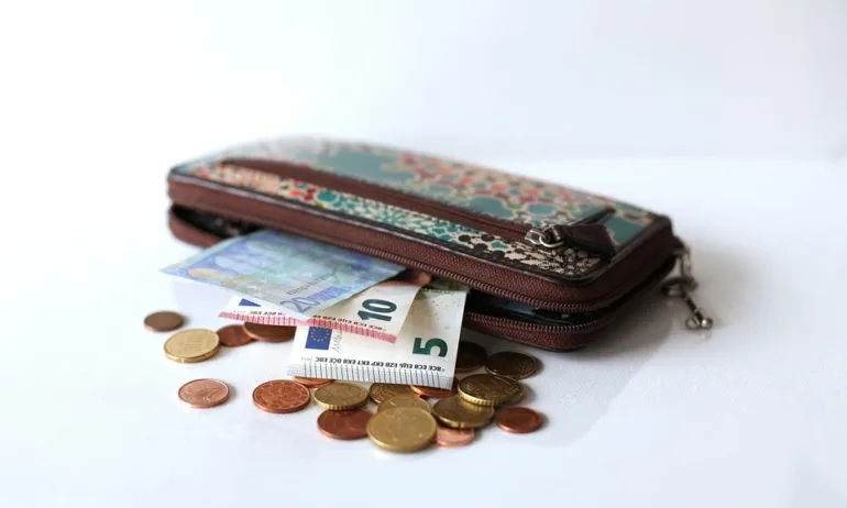 С близо 10% е скочила средната брутна заплата у нас: Вече е 1444 евро - Tribune.bg
