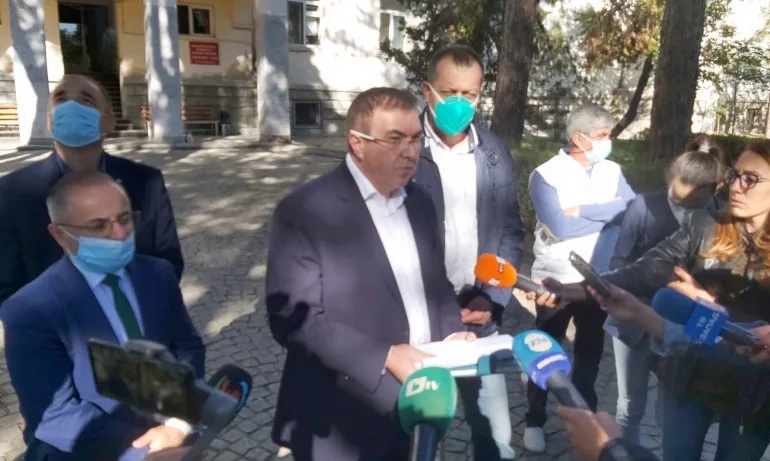 Ангелов в Сандански: Ако се спазват мерите, числата на заразените може да се променят - Tribune.bg