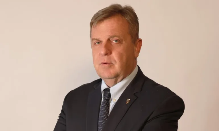 Каракачанов кани Мицкоски в София на полагането на костите на великия български владетел цар Самуил - Tribune.bg