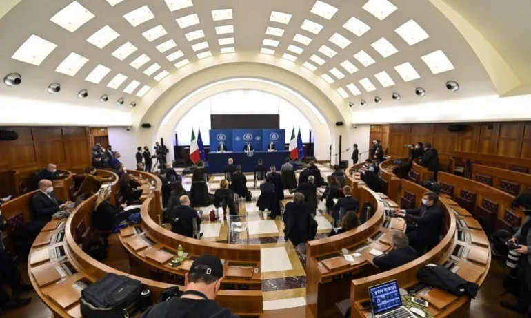 Италианският парламент одобри плана на правителството за възстановяване от кризата - Tribune.bg