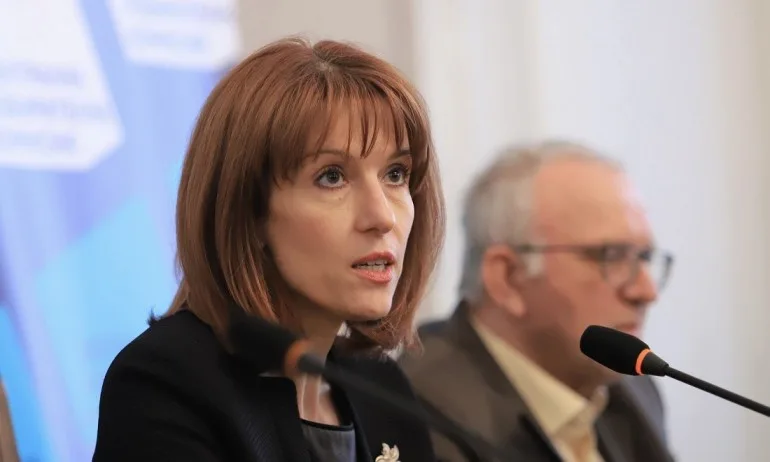 ЦИК пуска нова обществена поръчка за допълнителни машини за изборите - Tribune.bg