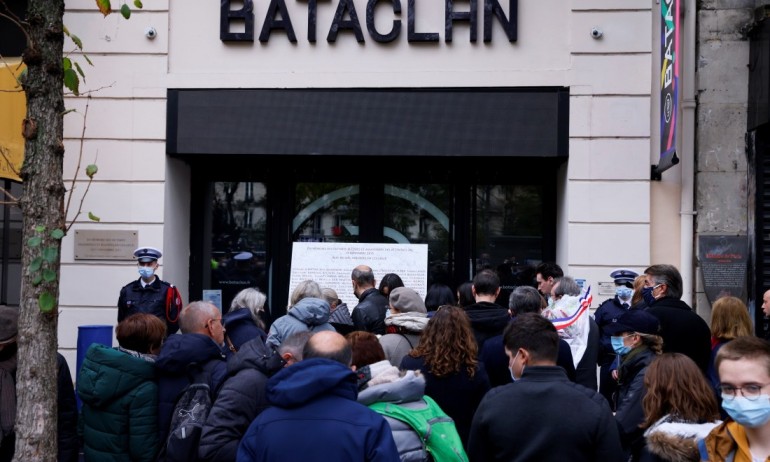 Франция отбелязва 6 години от терористичните атаки в Париж - Tribune.bg