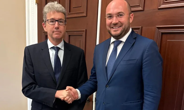 Правосъдният министър обсъди в САЩ реформите, свързани с изваждането на страната ни от сивия списък - Tribune.bg