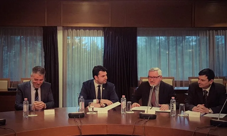 Георг Георгиев: Успех е, че се договорихме за съвместното отбелязване на празници със Скопие - Tribune.bg