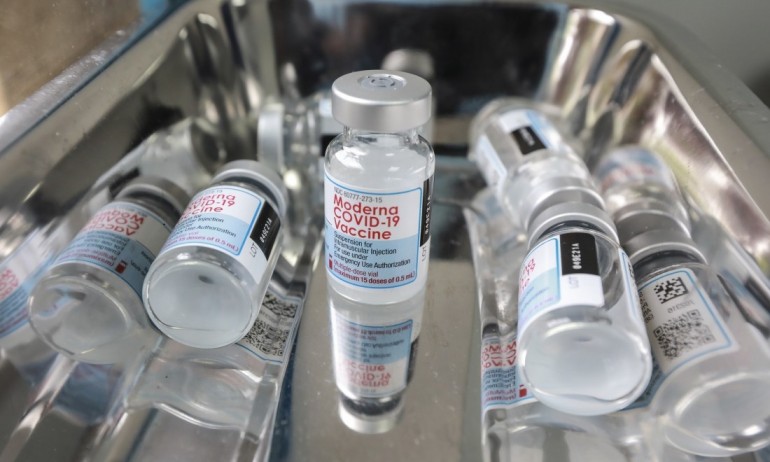 Бустерна доза от ваксината Moderna защитава от Омикрон - Tribune.bg