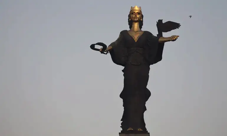 Кметът на р-н Връбница: Без вяра, надежда и любов - няма радост и бъдеще. Честит празник, София! - Tribune.bg