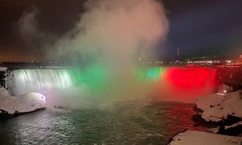 ПП с гаф: Thank You Canada, за първи път Ниагара в цветовете на българския трикольор - Tribune.bg
