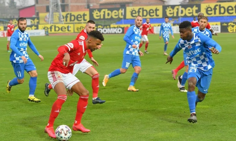 ЦСКА с втора поредна победа в Efbet лига, взима Акрапович за треньор - Tribune.bg