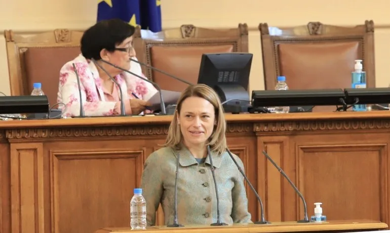 Ива Митева за третия мандат: По-добре да го получат Изправи се БГ! Ние идваме! - Tribune.bg
