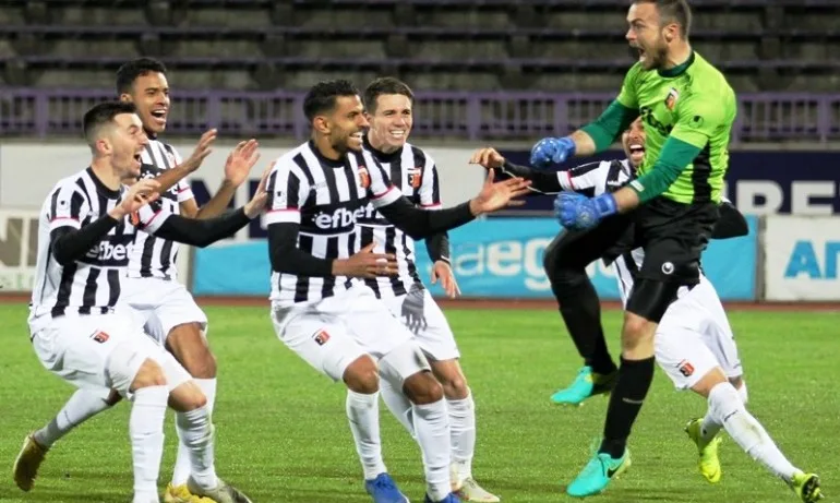 След невиждана драма и 20 дузпи: Локо Пд е полуфиналист за Купата! - Tribune.bg