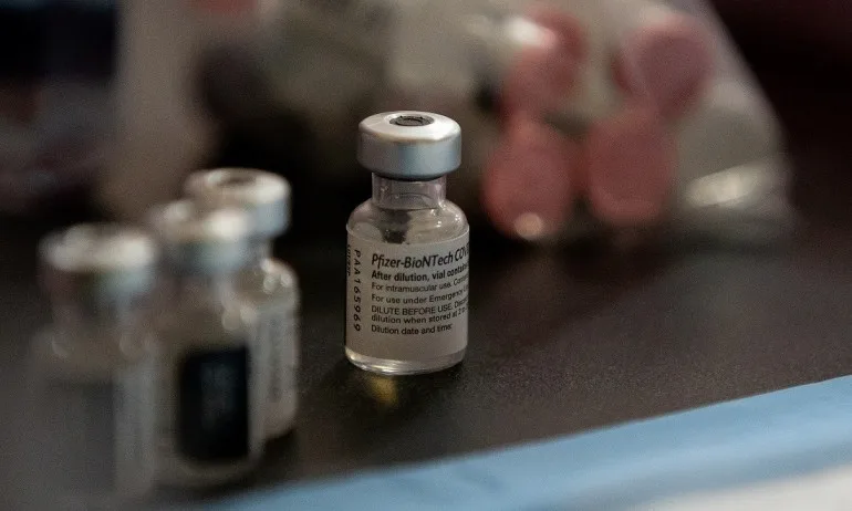 Бракуват 15 000 дози ваксини Пфайзер в Ямбол - Tribune.bg