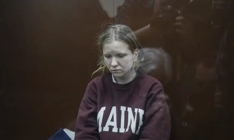 Даря Трепова получи 27 г. затвор за убийството на блогъра Владлен Татарски - Tribune.bg