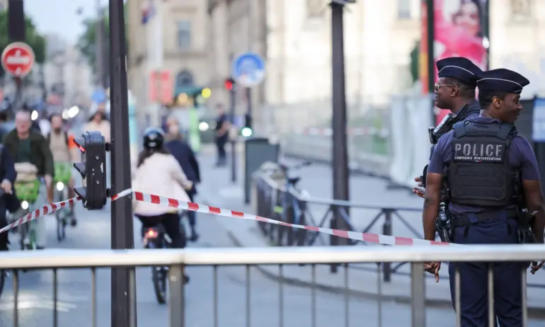 Гола, с обръсната глава, недохранена и с фрактури - откриха жена във Франция затворена повече от 10 години - Tribune.bg