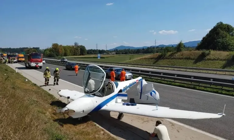 Малък самолет кацна на магистрала в Словения - Tribune.bg
