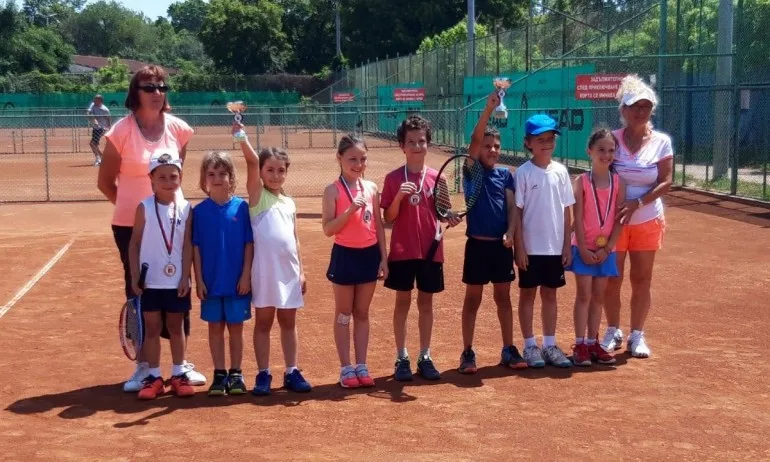 Стоян Паяков и Симона Попова спечелиха регионално до 8 г. в Пловдив - Tribune.bg