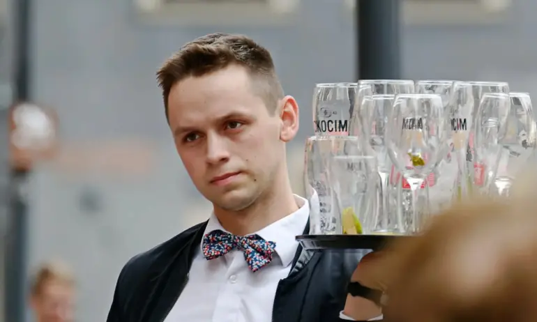 Всички позиции са кът: Липса на кадри по морето и отново внос на работници от трети страни - Tribune.bg