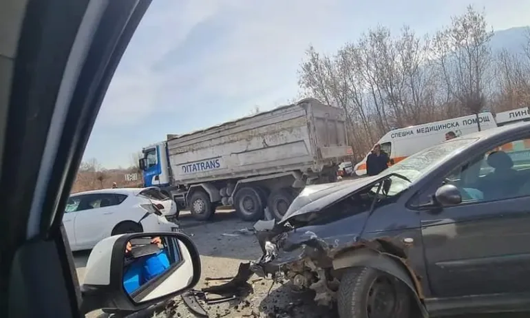 Катастрофа на Околовръстното шосе в София блокира движението (СНИМКИ) - Tribune.bg