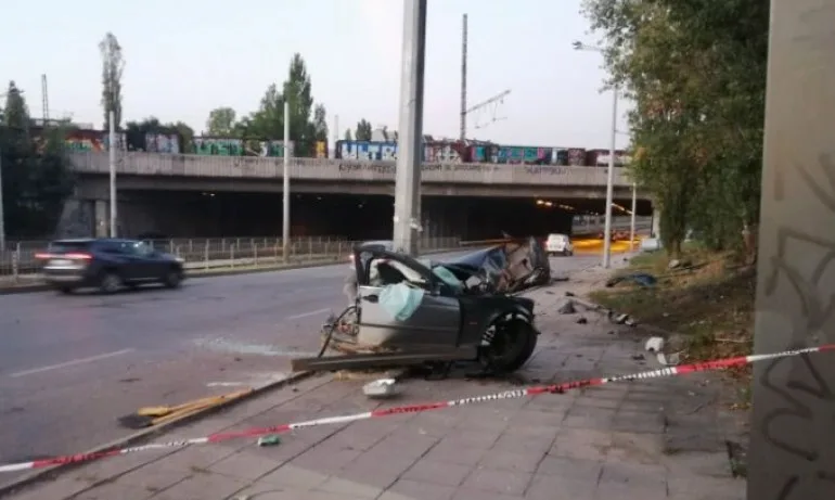 Двама пострадали при тежка катастрофа до гара Подуяне в София - Tribune.bg