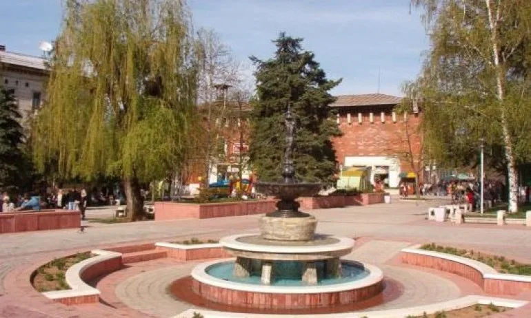 Война с плакати във Враца: БСП и ВМРО газят изборните правила, обвиняват ГЕРБ - Tribune.bg