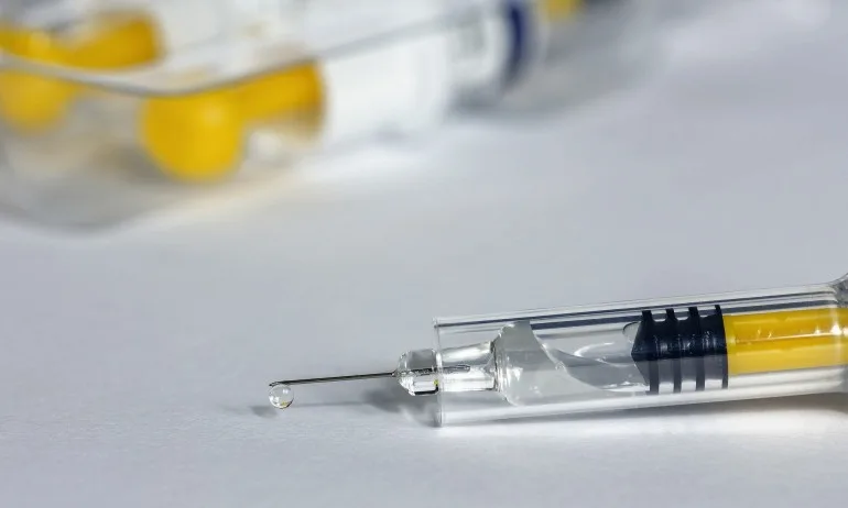 ОЛАФ: 1,1 милиарда фалшиви оферти за ваксини се предлагат на пазара - Tribune.bg