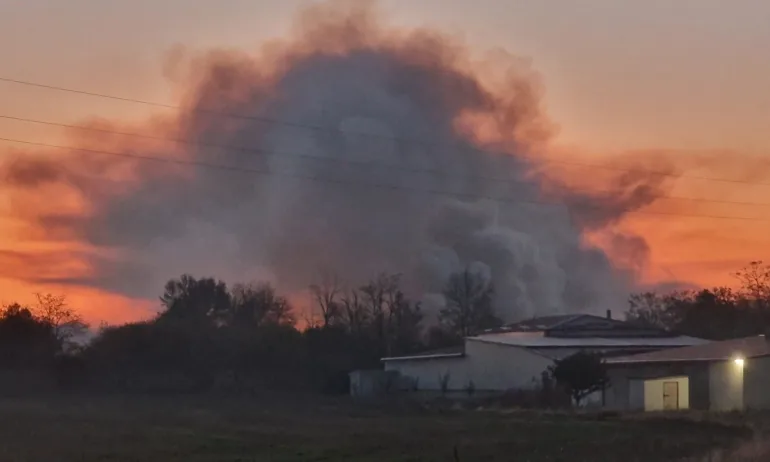 Локализиран е пожарът в завод Арсенал в Казанлък - Tribune.bg