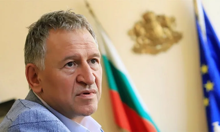 Стартираха петиция за оставката на Кацаров - Tribune.bg