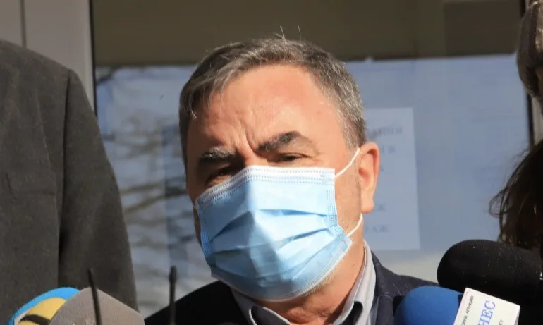 Доц. Кунчев към учители, отказали ваксина: Ако искаме да няма епидемия, трябва да стигнем 70% имунизирани - Tribune.bg