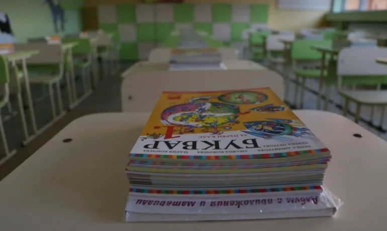 Без компенсации за родителите при онлайн обучението на децата - Tribune.bg