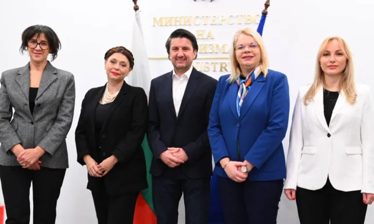 Министърът на туризма и общински съветници се срещнаха с делегация от Черна гора - Tribune.bg