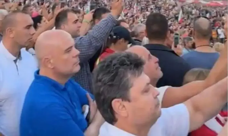 Гешев с охрана на пилона на Рожен - Tribune.bg