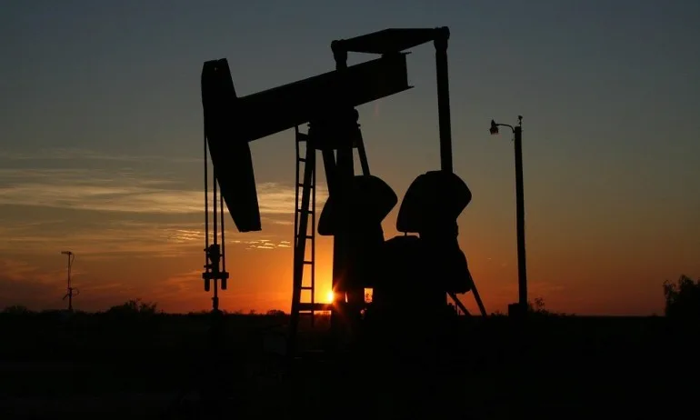 Рияд намалява с 500 хиляди барела на ден износа си на петрол от декември - Tribune.bg
