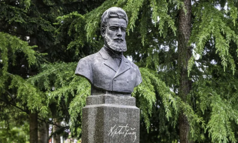 България отбелязва Деня на Ботев и загиналите за свободата и независимостта - Tribune.bg
