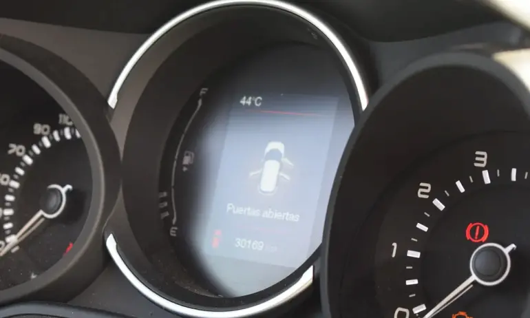 Пандемията летене по пътищата: Ново видео на жена, която се хвали с вдигане на 209 км/ч - Tribune.bg