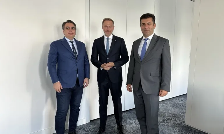 ПП намериха бивш германски политик, който да ги поздрави за Еврозоната - Tribune.bg