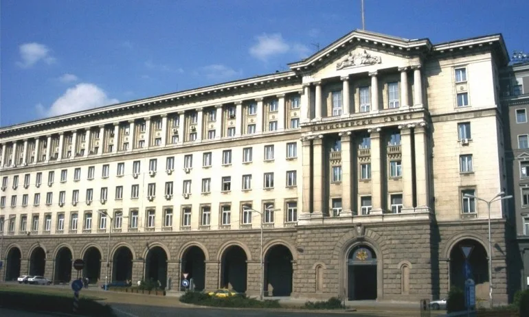 Схемата 60/40 за всички сектори с 20% спад на приходите - Tribune.bg