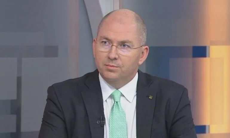 Кой е човекът на Ковачки при Мая? - Tribune.bg