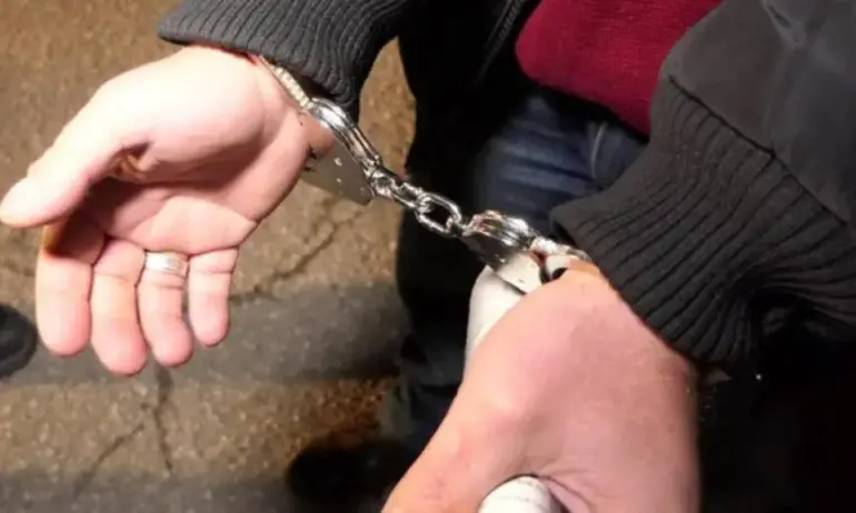 Задържан е шофьорът, нападна жена зад волана и разбил прозорец на колата ѝ - Tribune.bg