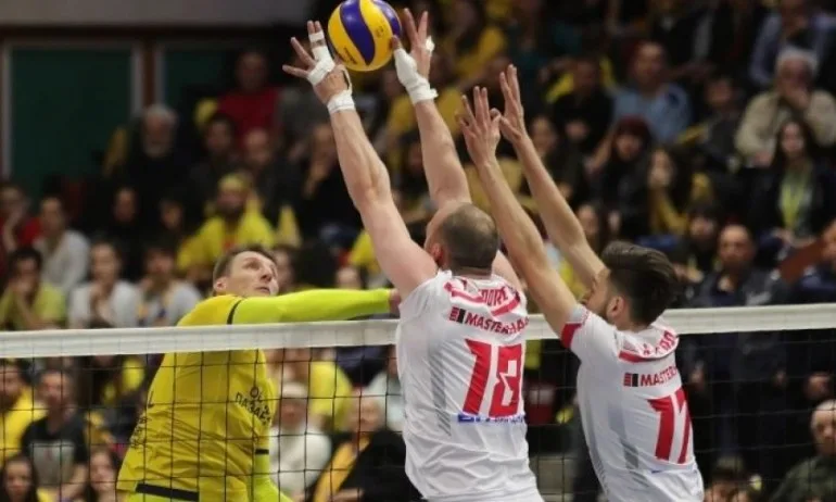 Нефтохимик приема Хебър в трети мач от финалния плейоф в Суперлигата - Tribune.bg