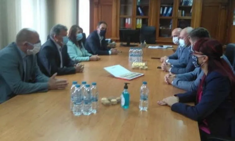 Цветомир Паунов и Андрей Новаков се срещнаха с кмета на Банско - Tribune.bg