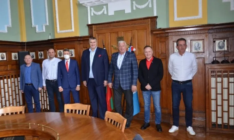 Здравко Димитров и Любомир Ганев обсъдиха предстоящото Европейско първенство - Tribune.bg