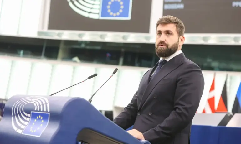 След намеса на Андрей Новаков: ЕП разглежда идеята за 1 минута стандарт за обработка на камионите по границите - Tribune.bg