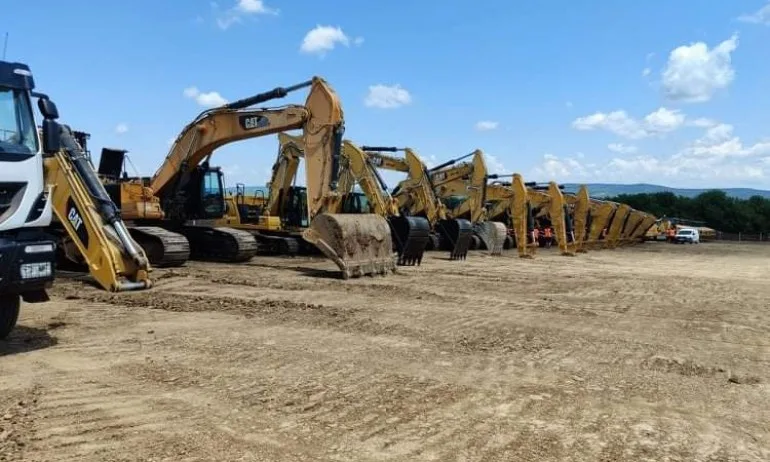 Комитова направила инспекция на грешно място, там няма да има магистрала - Tribune.bg