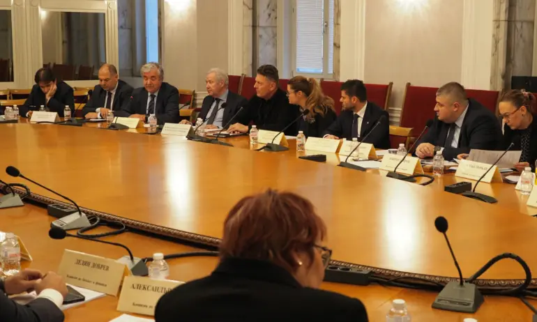 Депутатите в комисия подкрепиха окончателно бюджета на Държавното обществено осигуряване - Tribune.bg