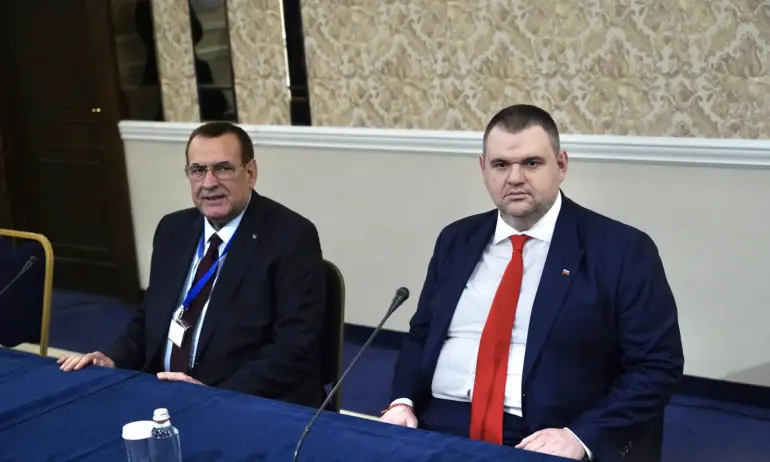 Пеевски води депутатските листи на ДПС в Кърджали и Благоевград, Чакъров оглавява евролистата