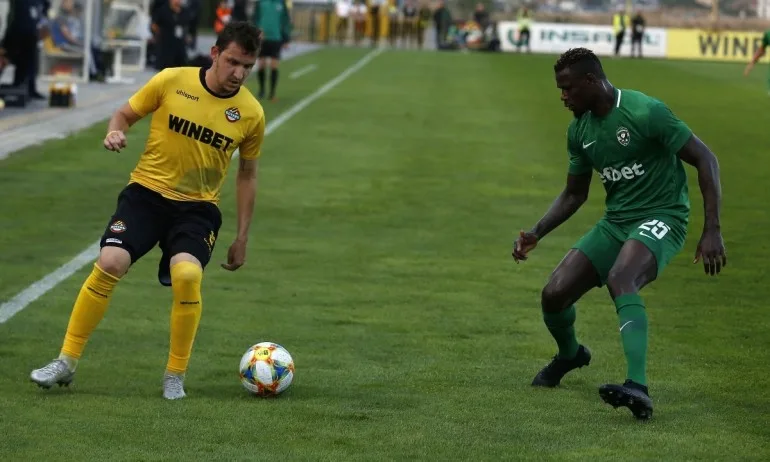 Лудогорец с труден успех в Коматево - Tribune.bg