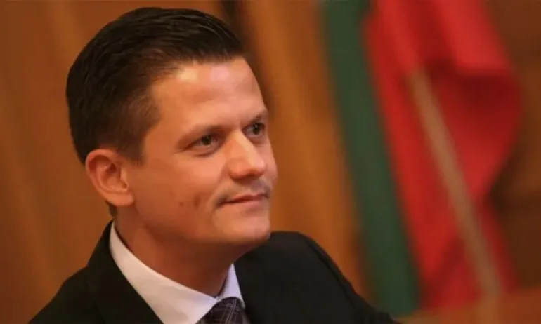 Маргаритов: Служебният кабинет на Радев не се справя с ценовия шок - Tribune.bg