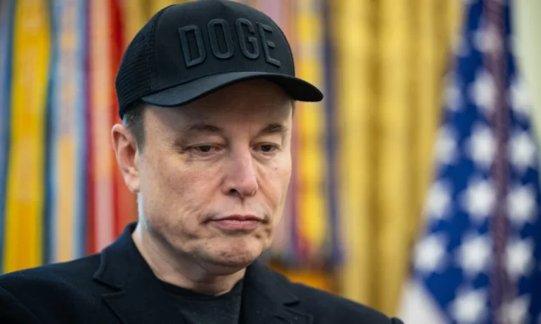 САЩ ще ревизира договорите с компании на Мъск, Тръмп подозира, че е бил дрогиран, за да се кара с него - Tribune.bg