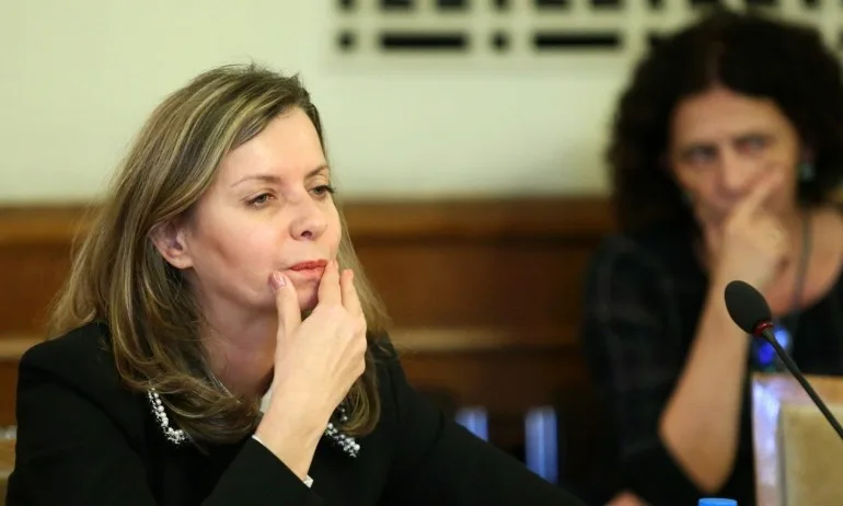 Ивелина Димитрова, квотата на Радев, е подала оставка като член на СЕМ - Tribune.bg