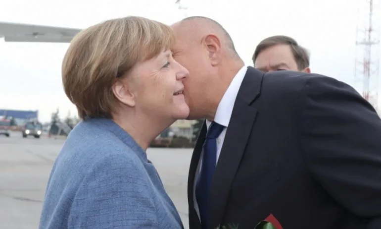 С Меркел и Путин прегръдки може, с Херо Мустафа - не?! - Tribune.bg